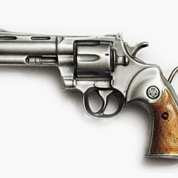 Revolver belt buckle. NOT real only decorative fashion for belt - Picture 1 of 1